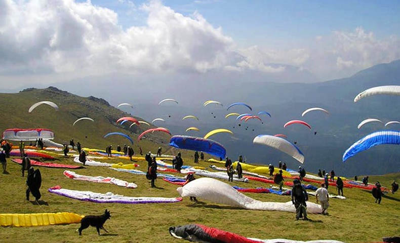 Paragliding In Himachal Pradesh